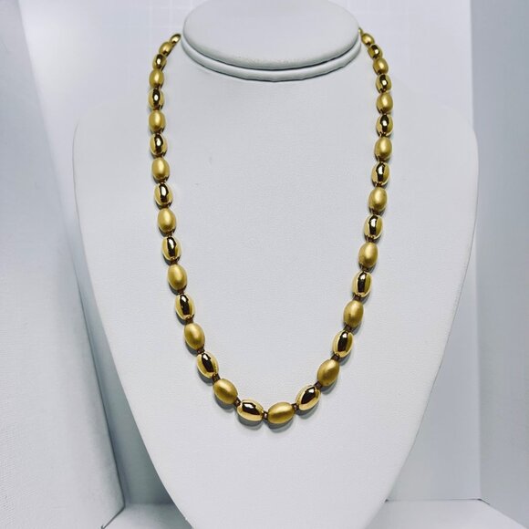 Unbranded Jewelry - Vintage Gold Tone Oval Link Necklace (5697)